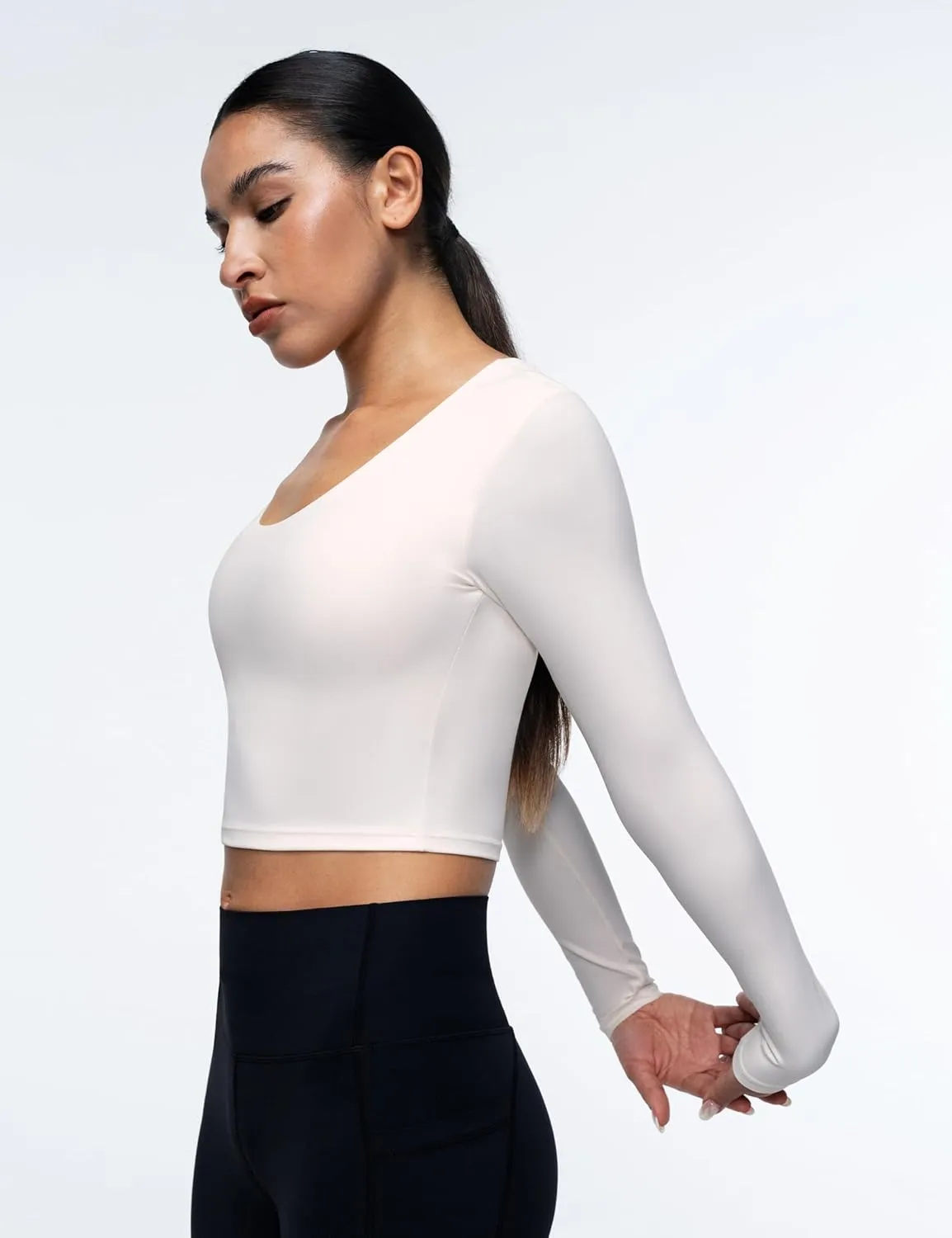 Womens Long Sleeve Shirts Workout Crop Tops Yoga Tee Built in Bra Mild Support Cream Feeling Athletic Top U-Neck
